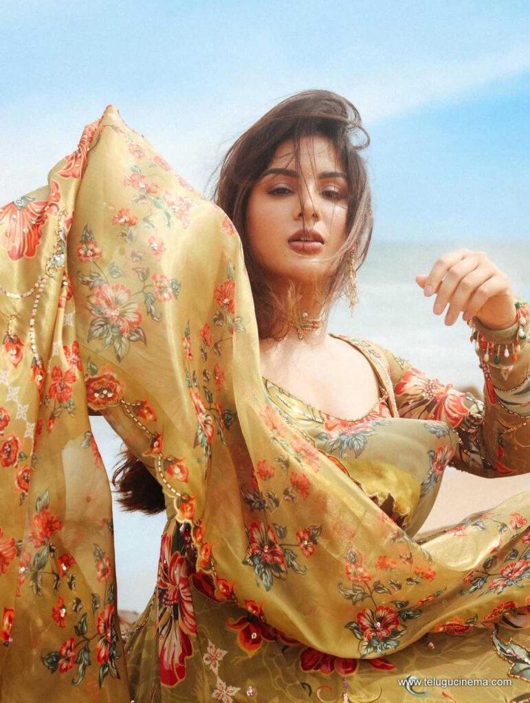 aishwaryamenon photos 12 11 25 04