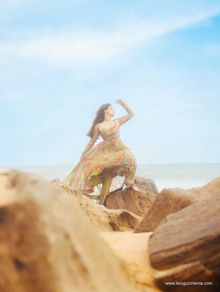 aishwaryamenon photos 12 11 25 12