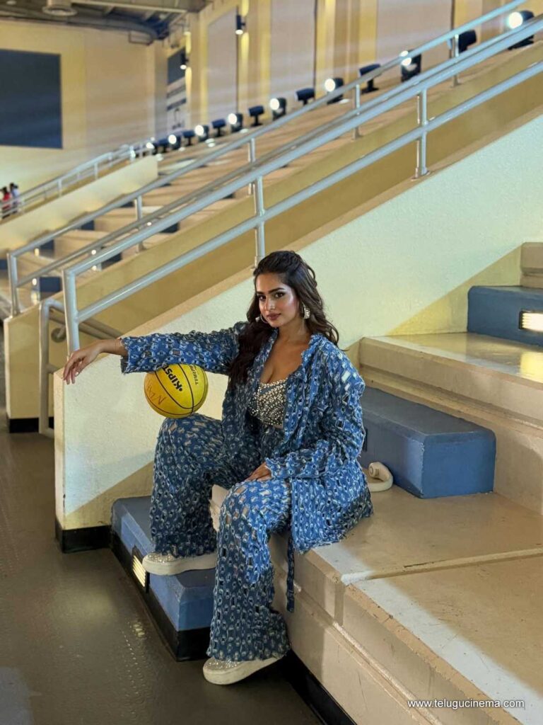 ayesha stills 181125 02