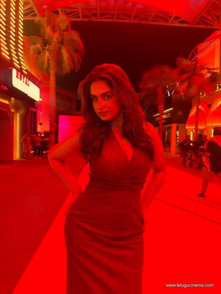 ayesha stills 181125 03