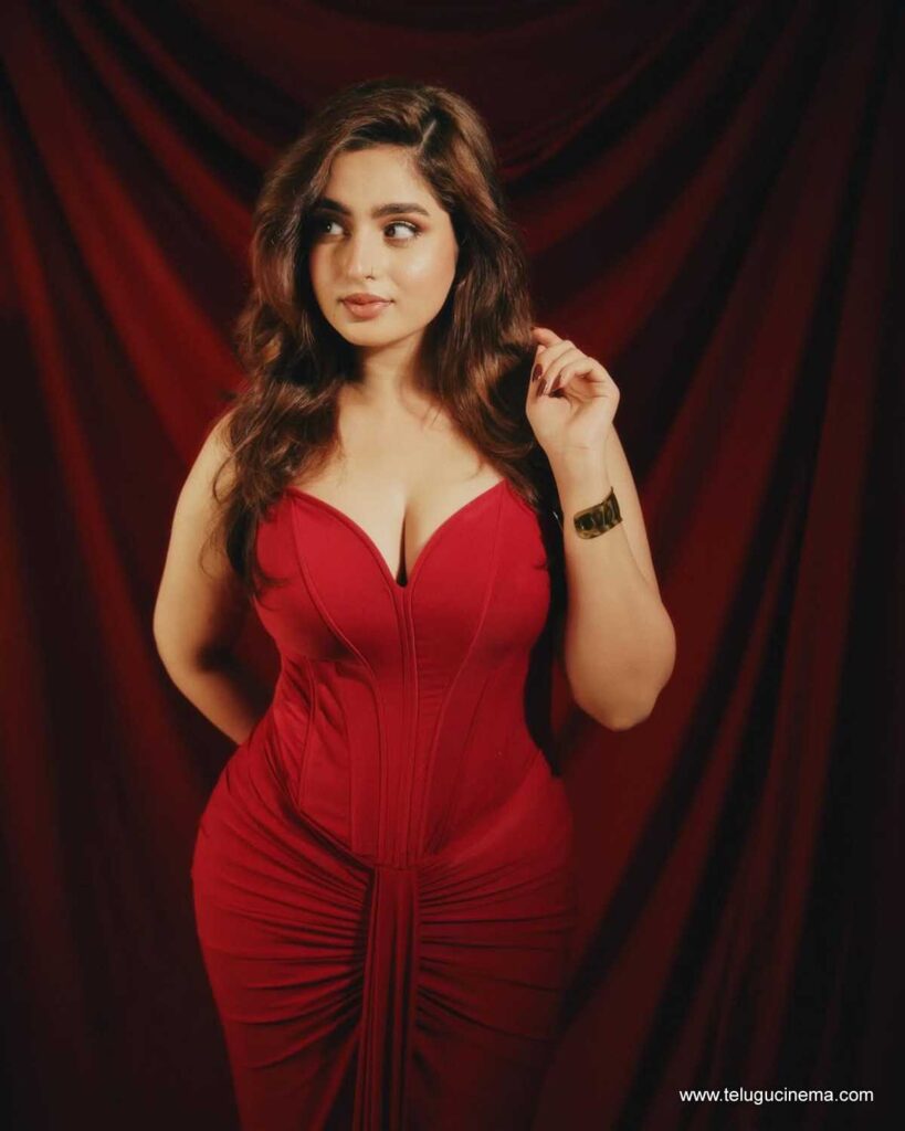 ayesha stills 281125 07