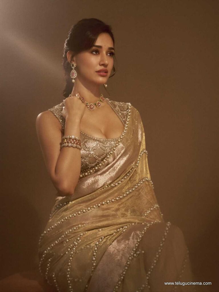 disha stills 201125 03