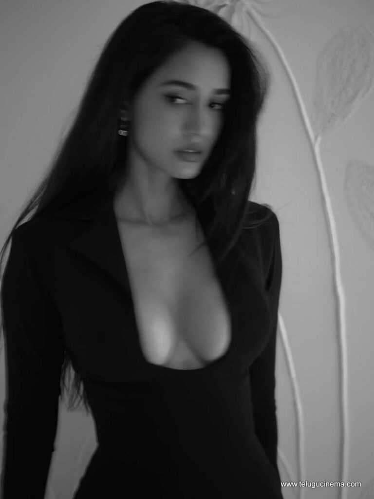 disha stills 291125 02