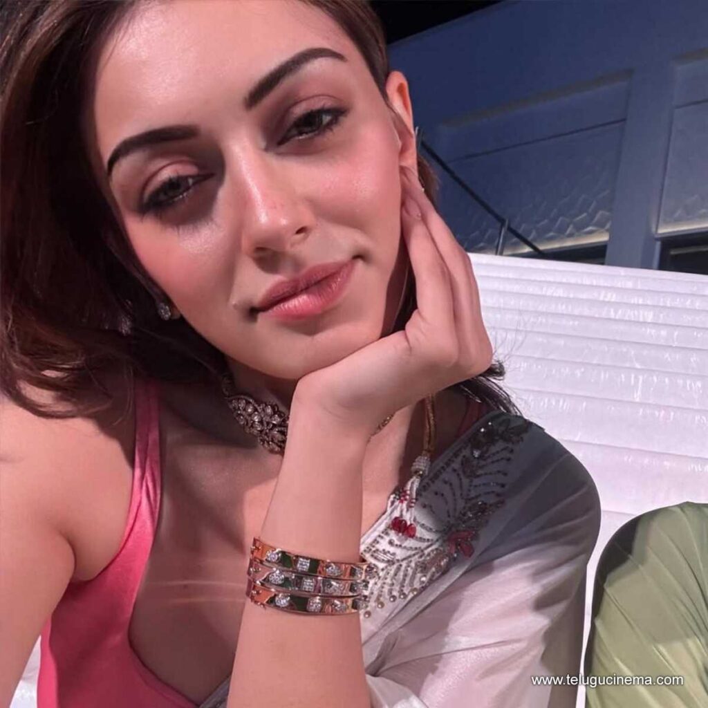 hansika stills 251125 02