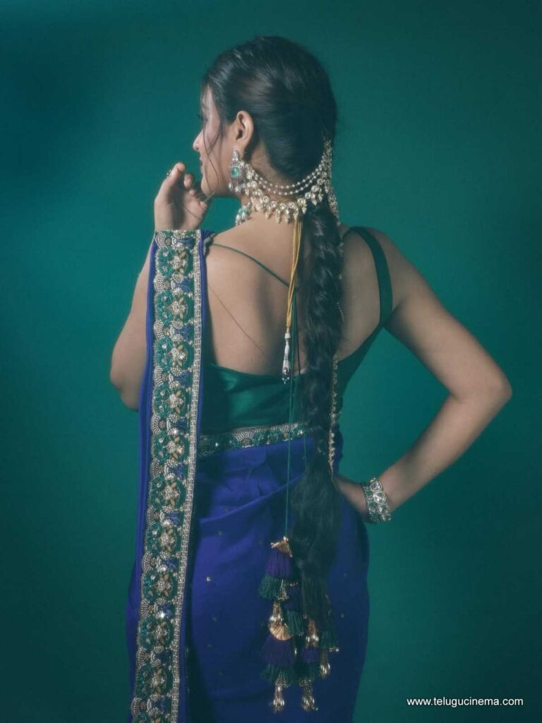 niddhi stills 281125 05