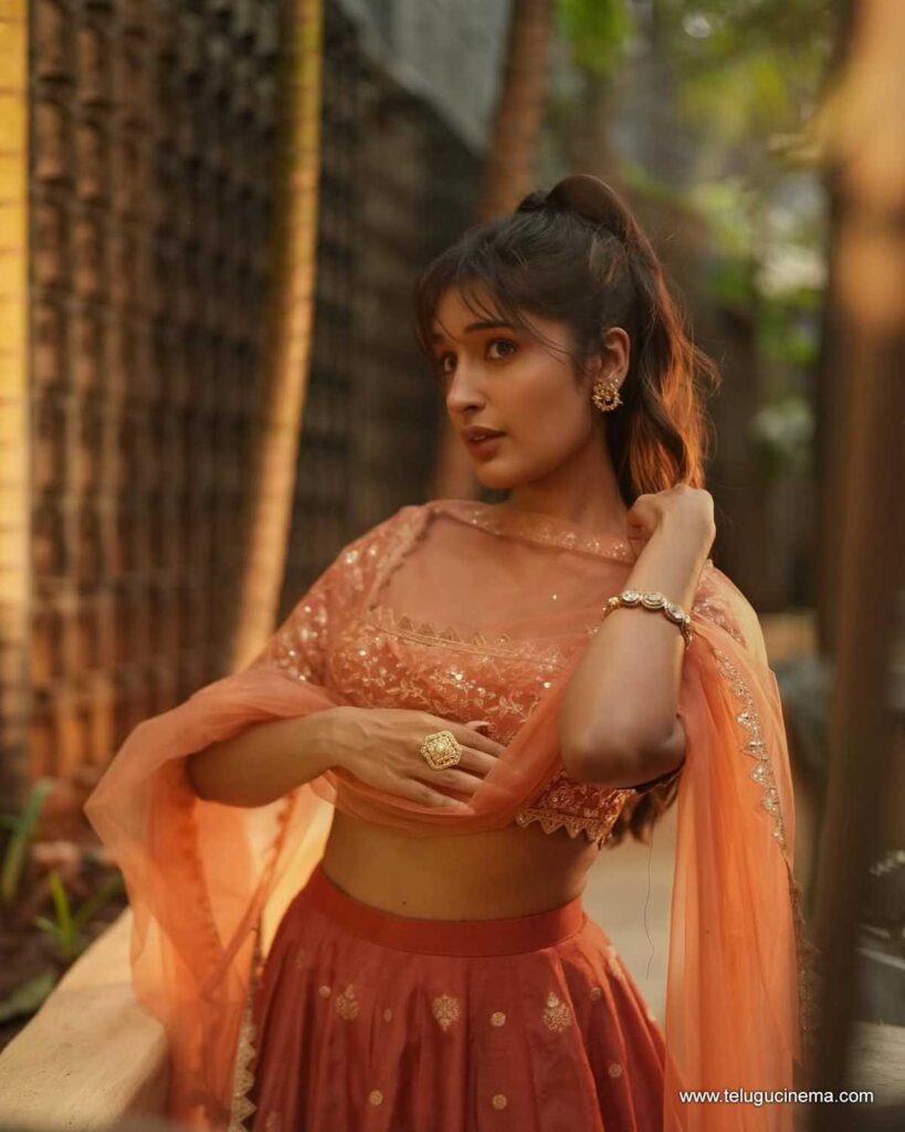 niharika stills 141125 04