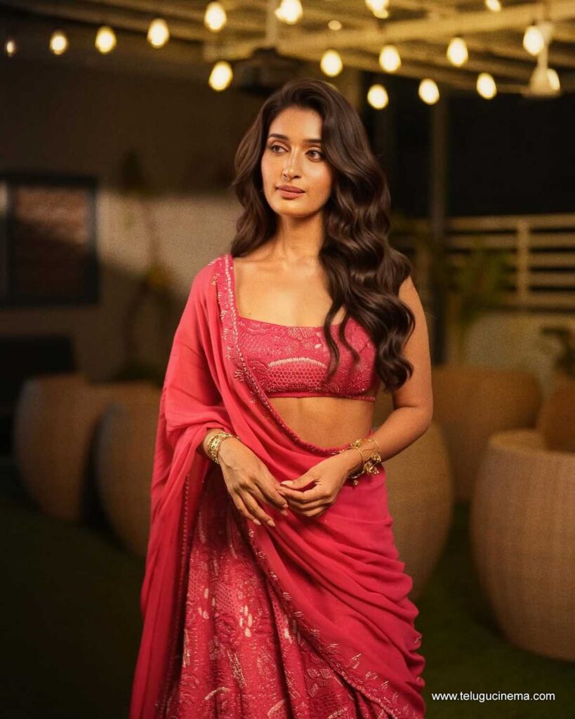 niharika stills 241125 04