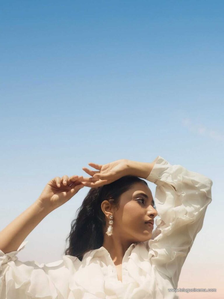 priyanka stills 291125 02