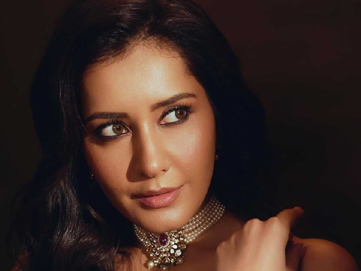 Exclusive: Rashi Khanna Rejects Senior Hero’s Film!