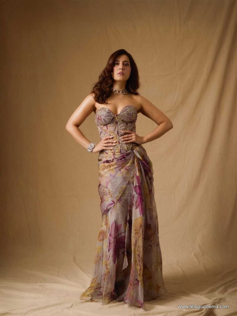raashikhanna stills 131125 02
