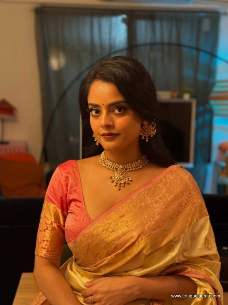 riddhi stills 271125 07