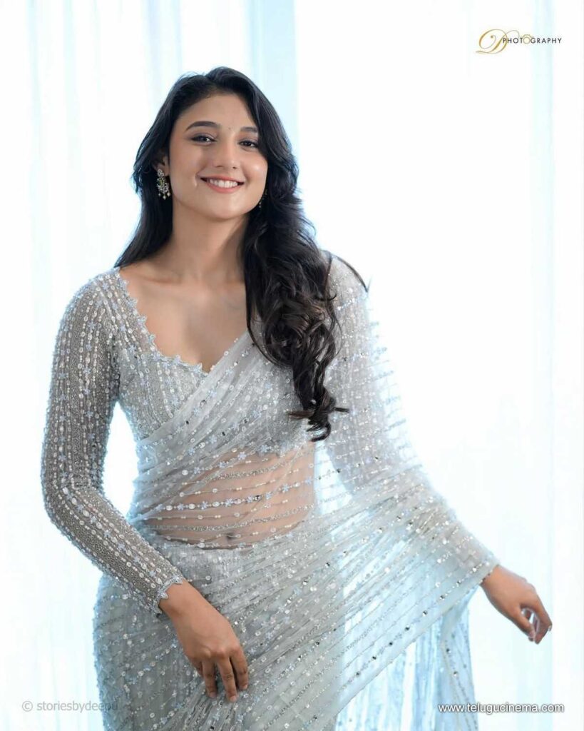 ritika stills 181125 01