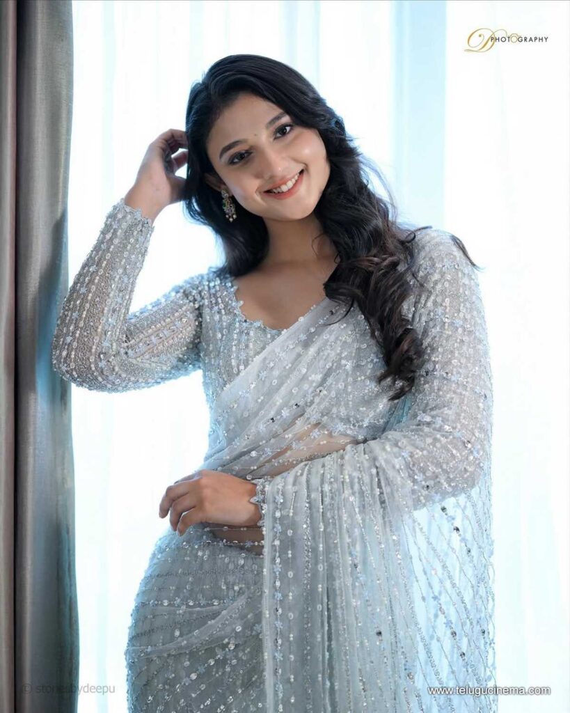 ritika stills 181125 06