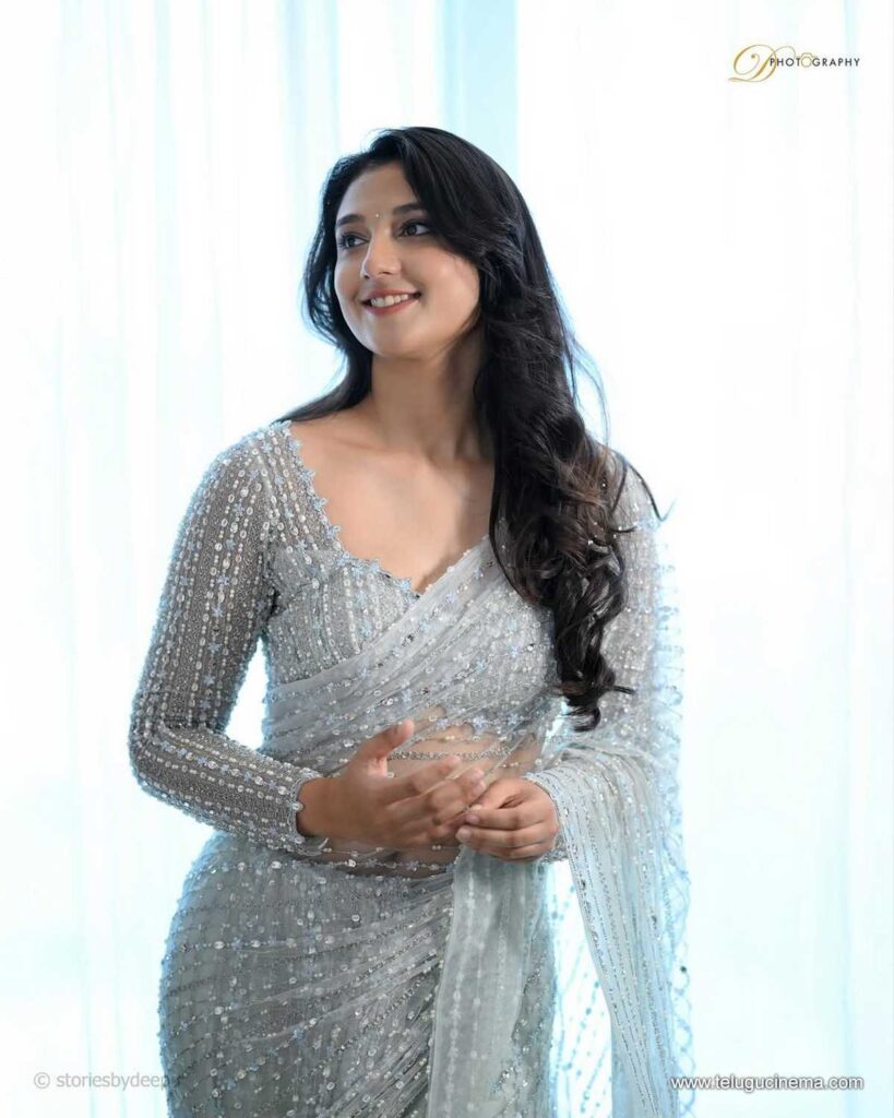ritika stills 181125 07