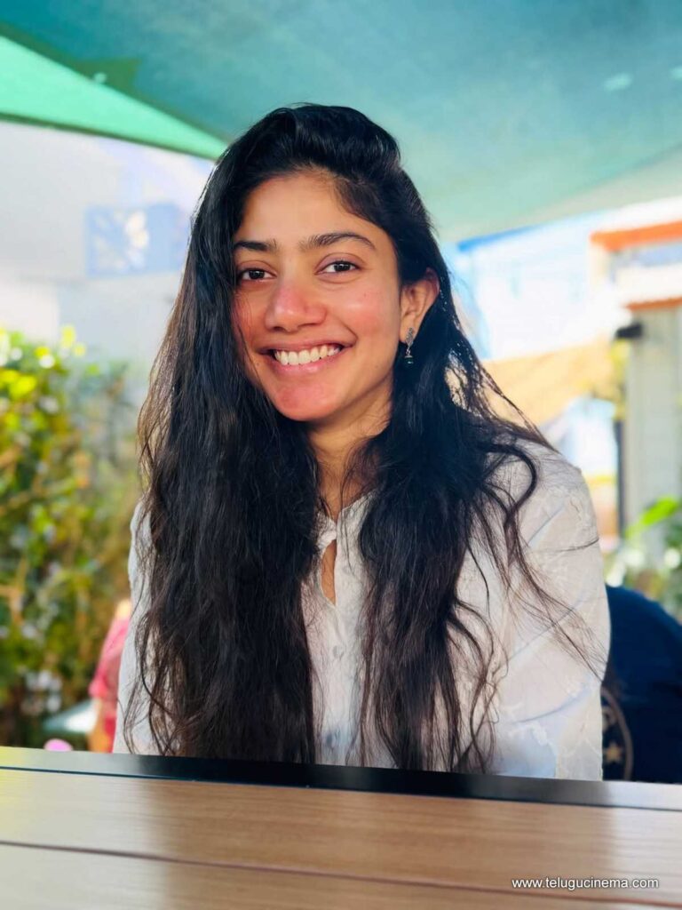 saipallavi stills 201125 03