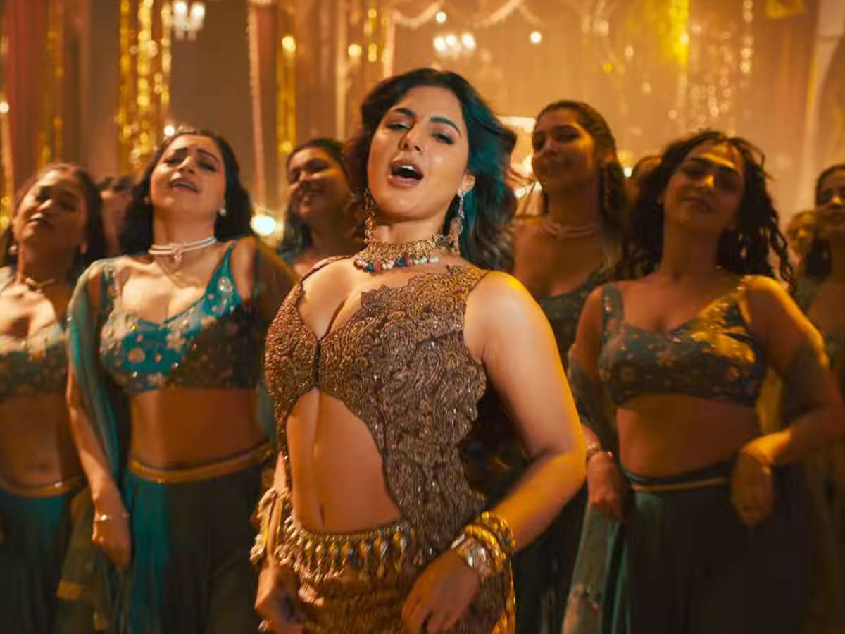 Samyuktha in Jajikaya song
