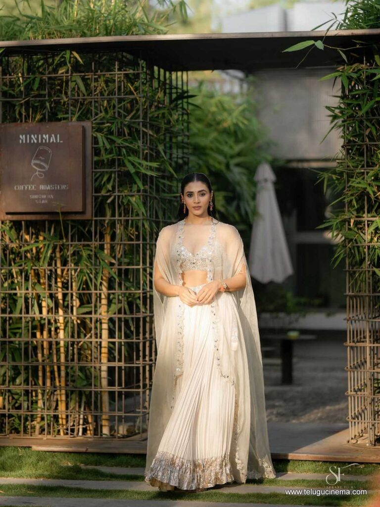 sapthami stills 171125 04