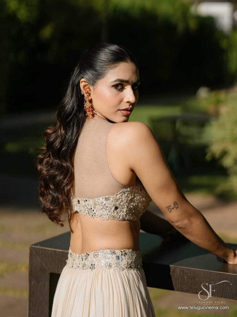 sapthami stills 171125 07