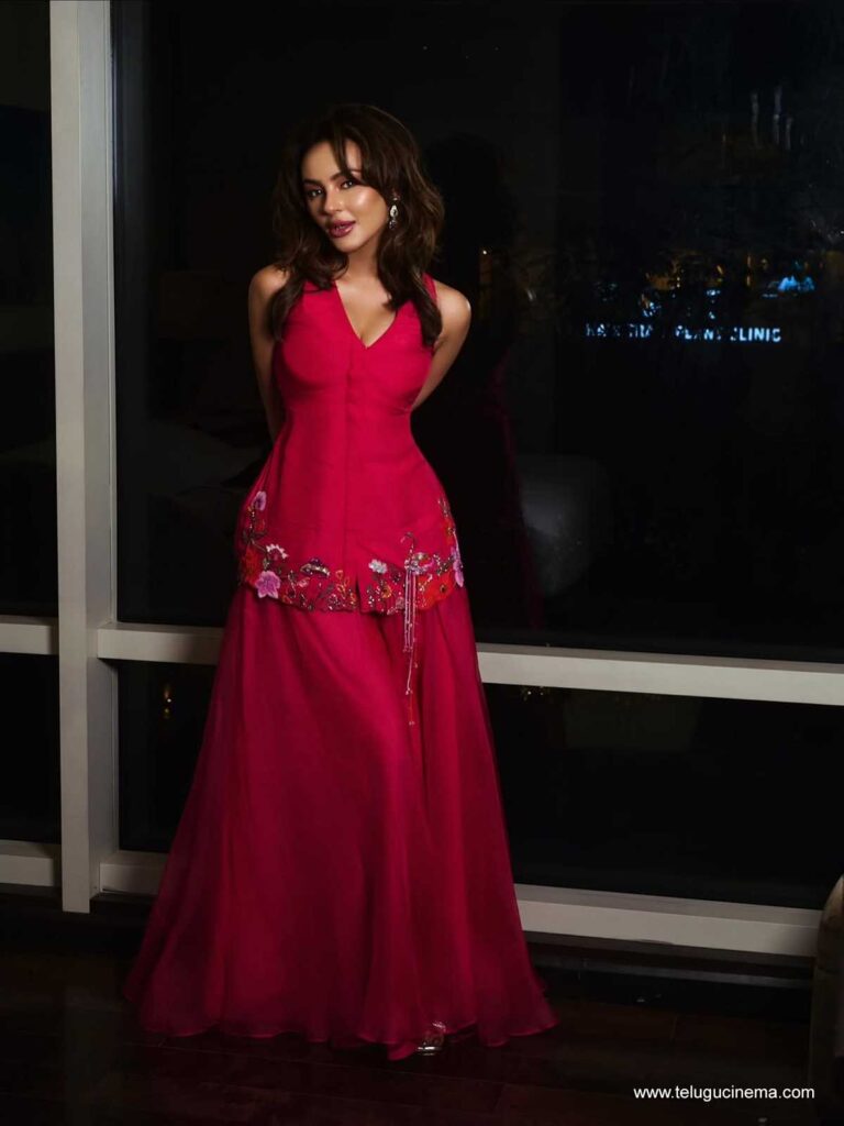 seerath stills 211125 02