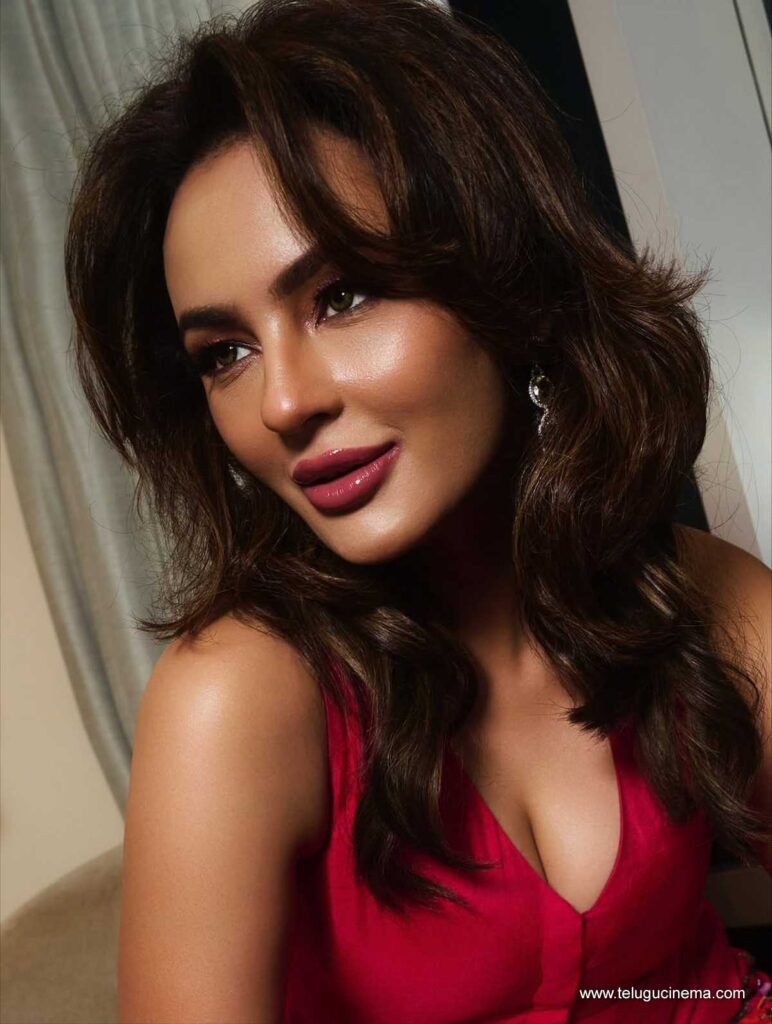 seerath stills 211125 08