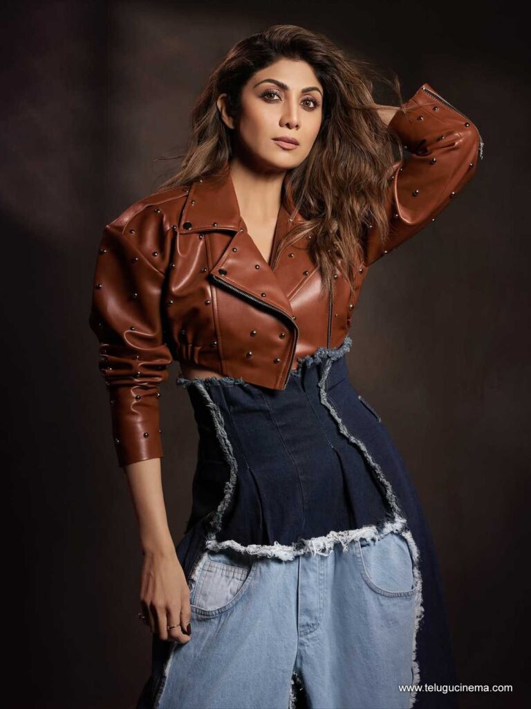 shilpashety stills 131125 03