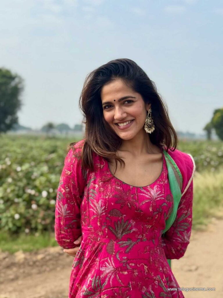 simran stills 241125 01