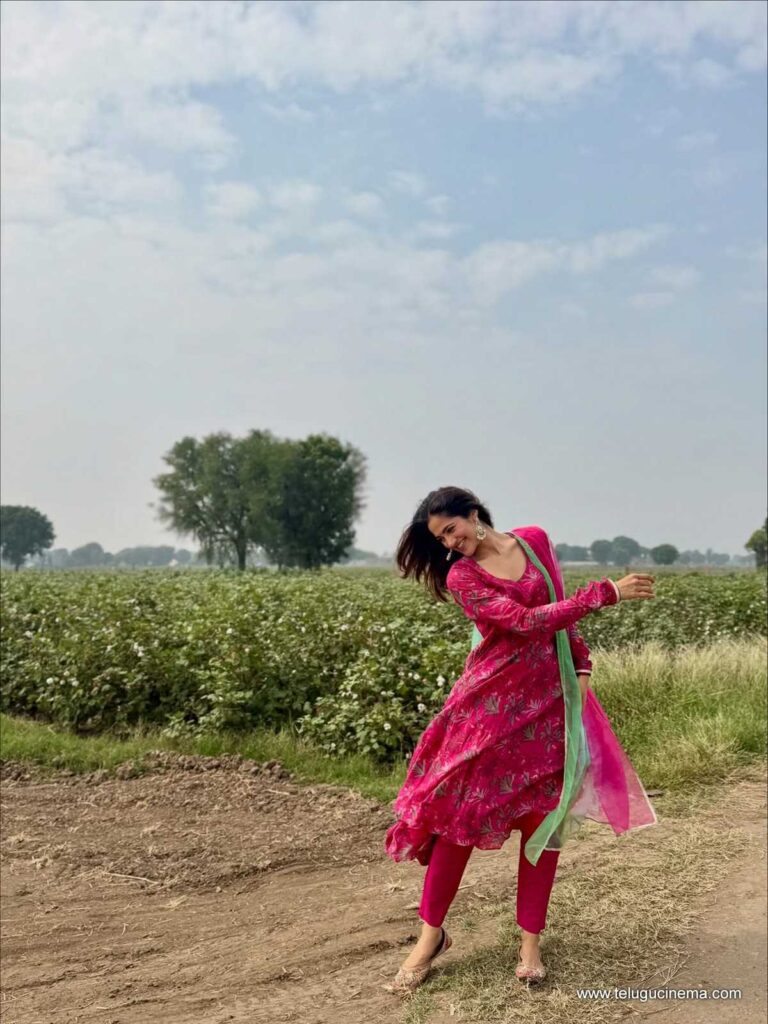 simran stills 241125 06