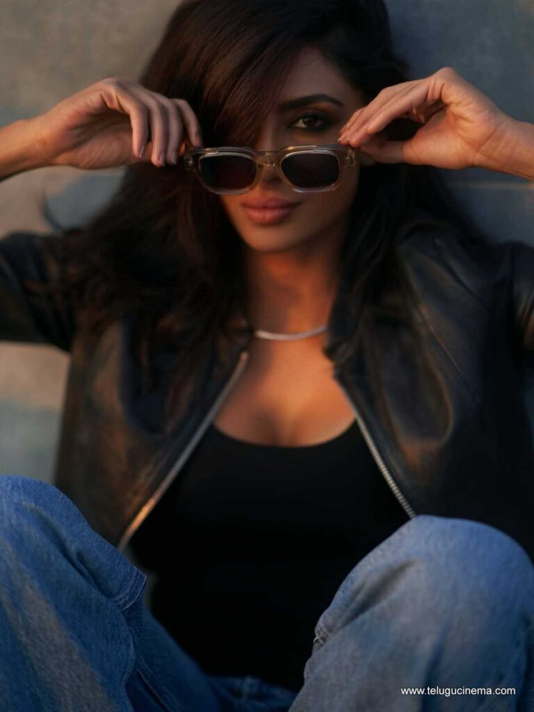 sobhitha stills 281125 04