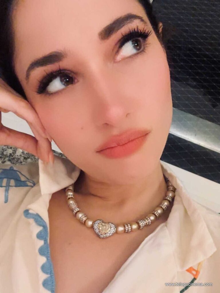 tamannah stills 281125 01