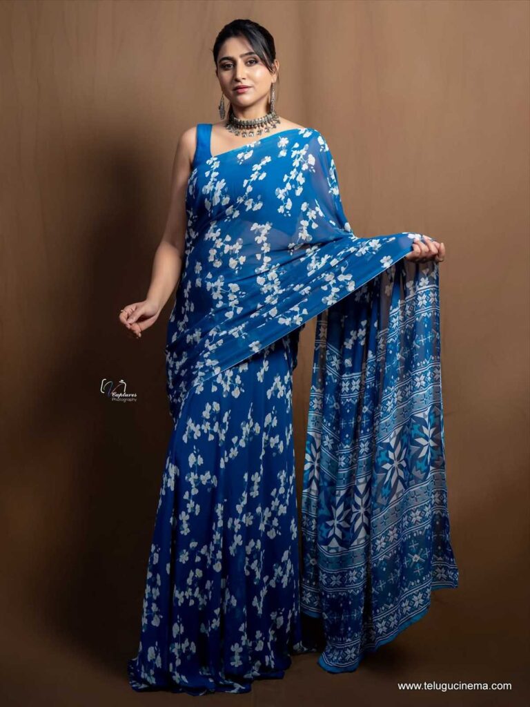 varshinil stills 191125 03
