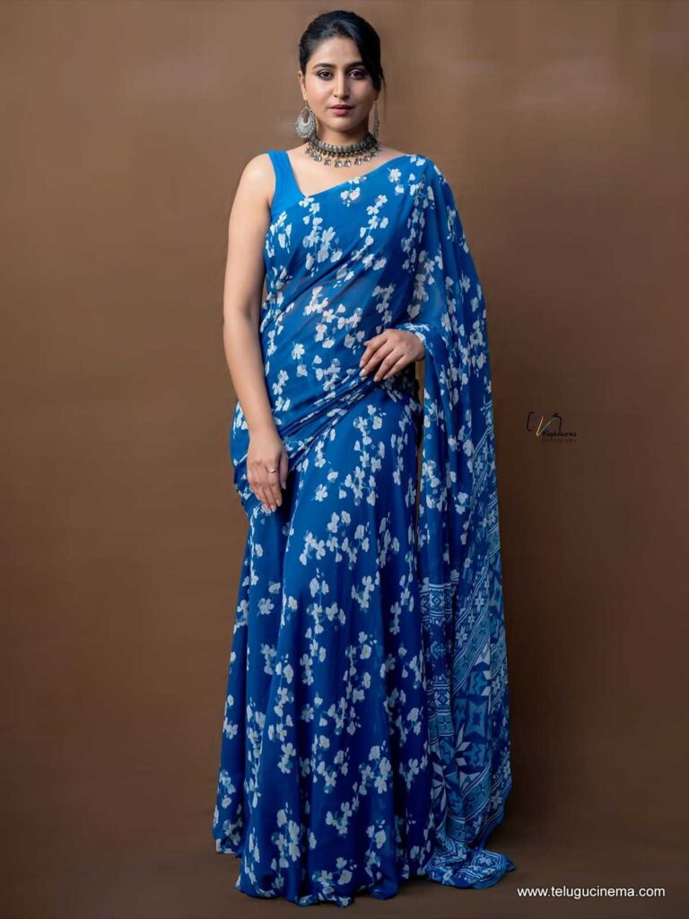 varshinil stills 191125 06