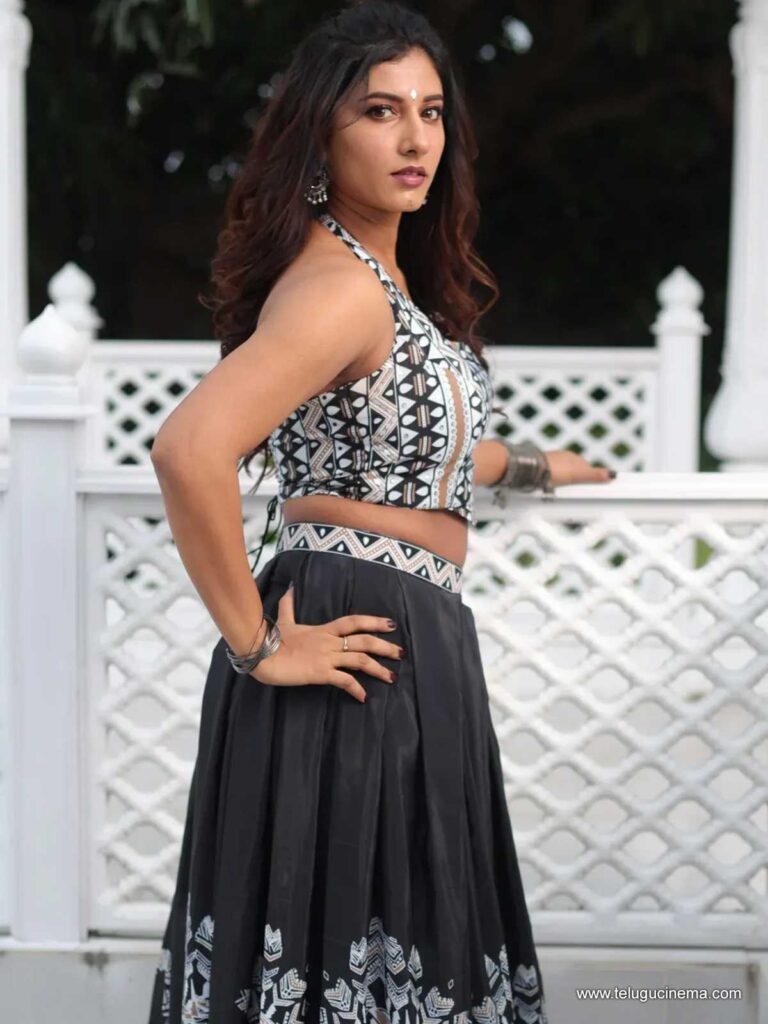 vishnupriya stills 151125 07