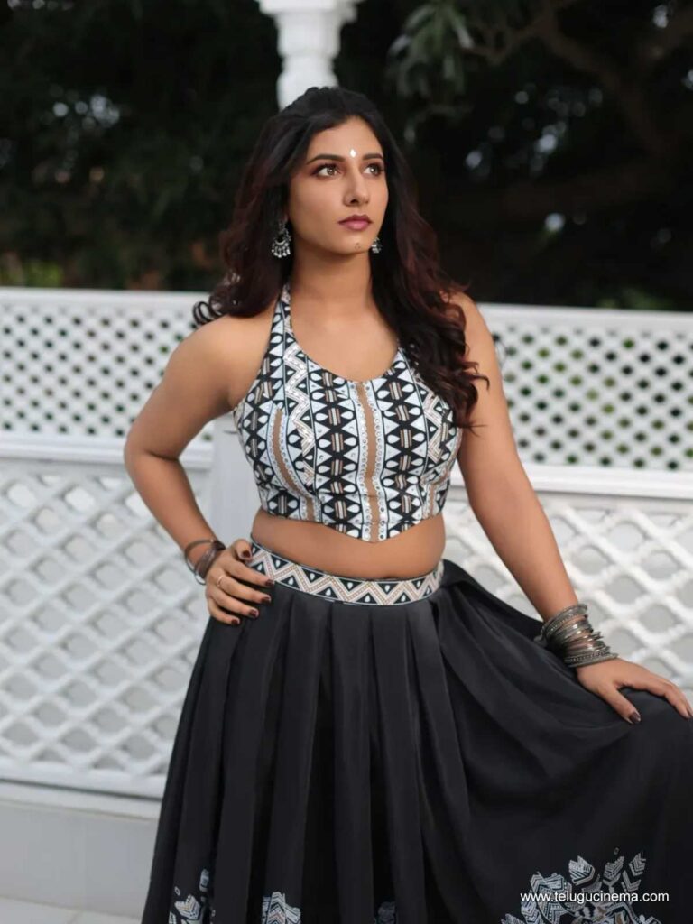 vishnupriya stills 151125 08