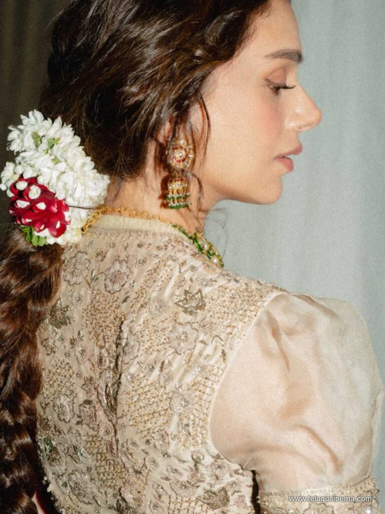 aditi stills 081225 08