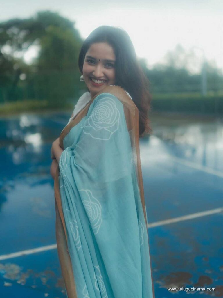 anika stills 171225 02