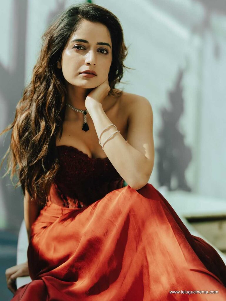 ashika stills 261225 05