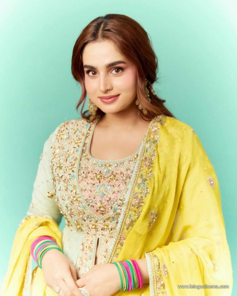 ayesha stills 031225 03