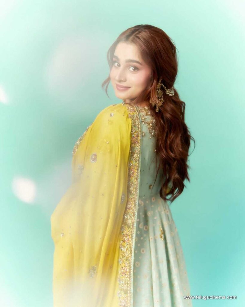 ayesha stills 031225 05