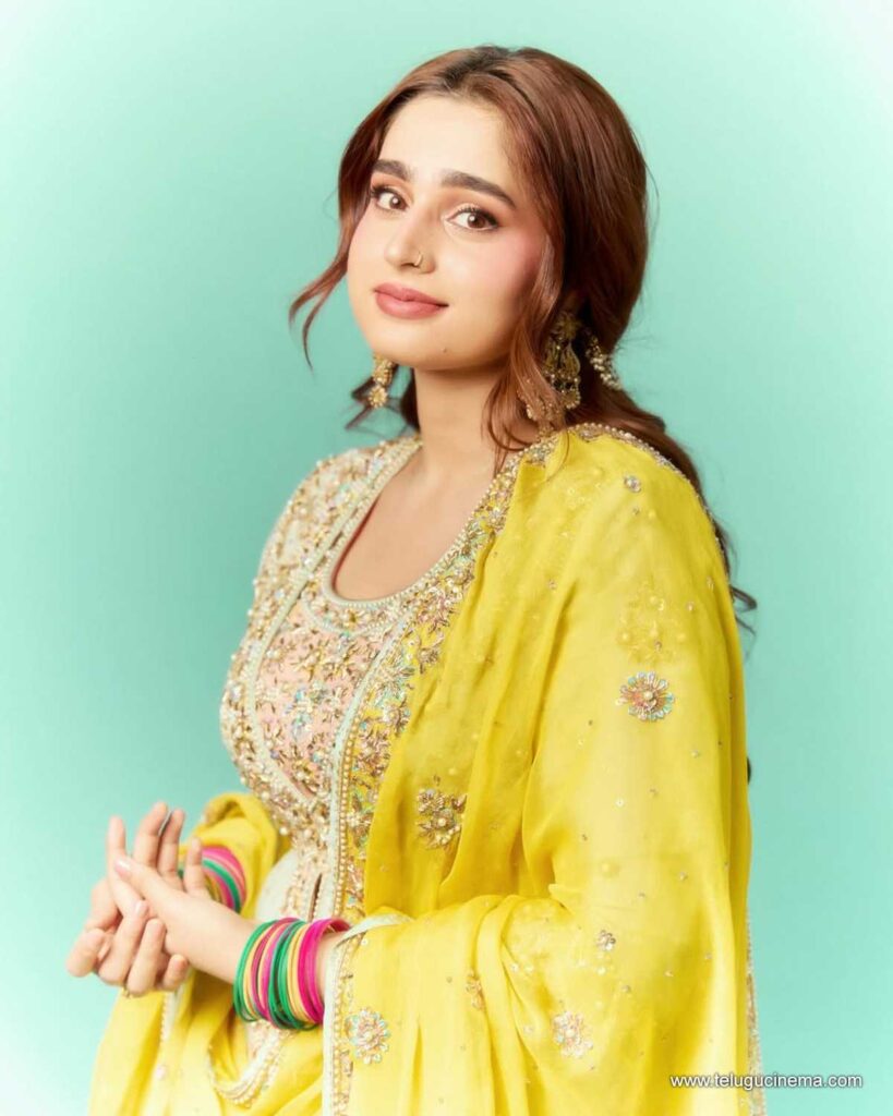 ayesha stills 031225 09