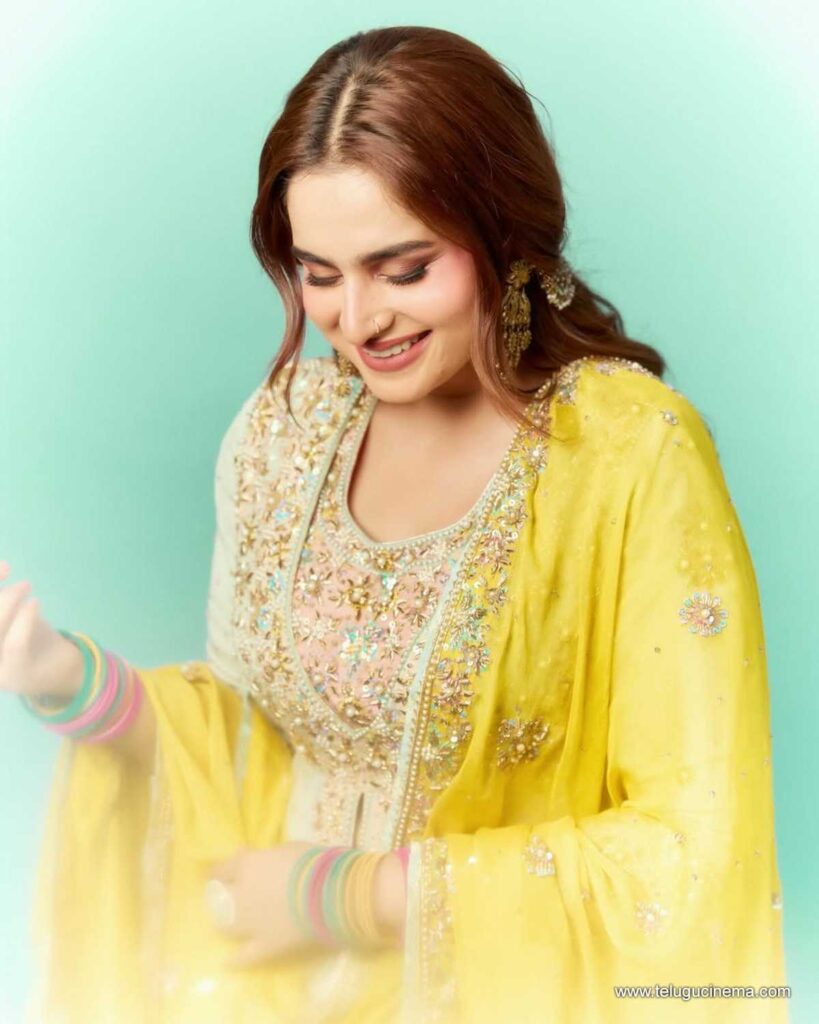 ayesha stills 031225 12