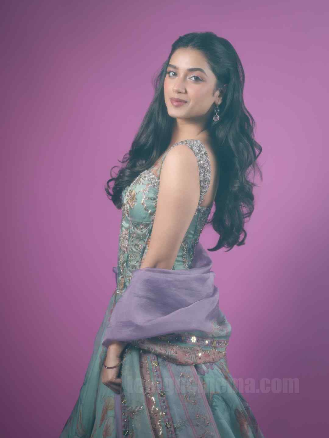 Bhagyashri Borse's purple magic 1 Bhagyashri Borse