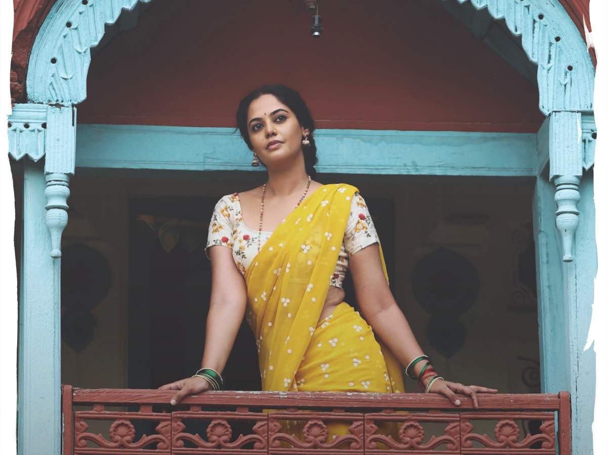 Bindu Madhavi in Dhandoraa