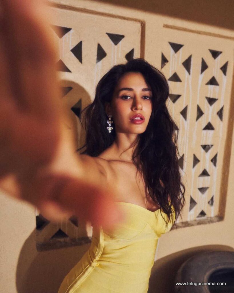 disha stills 151225 04