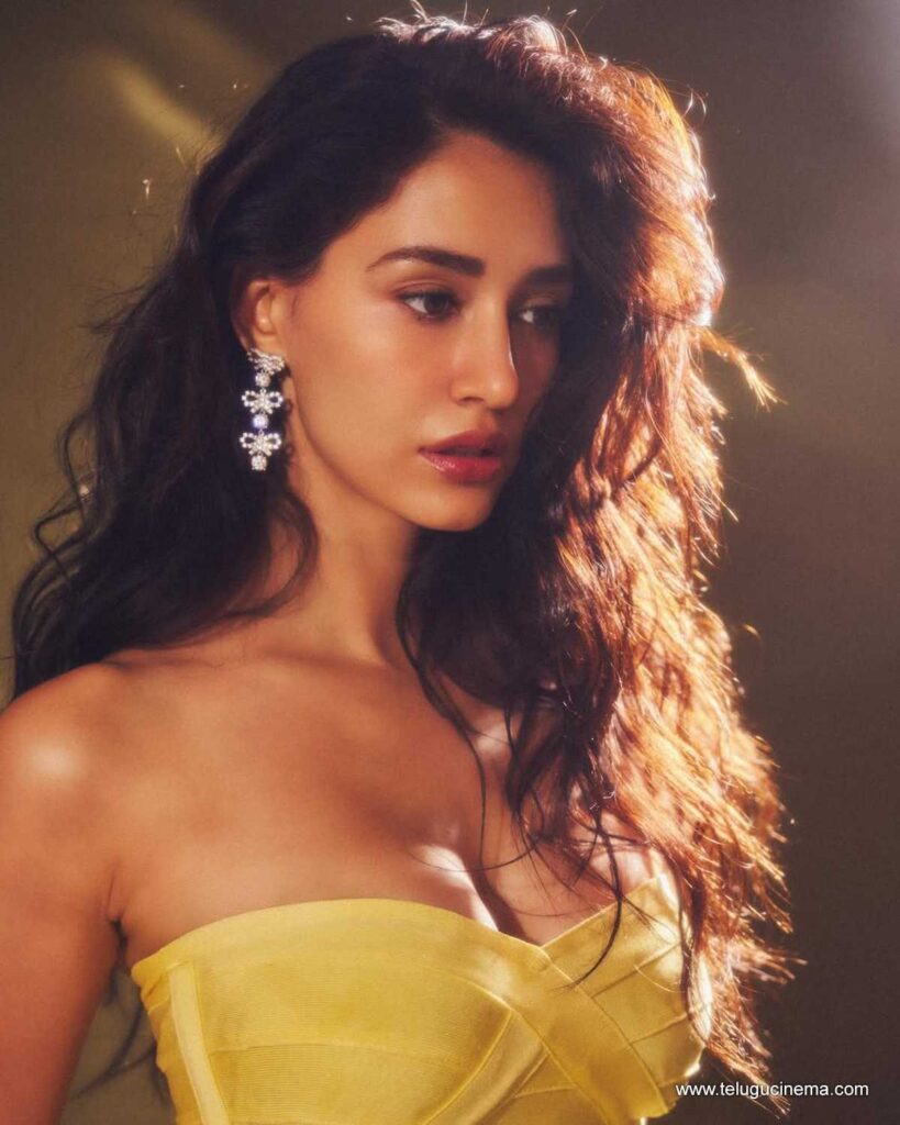 disha stills 151225 06