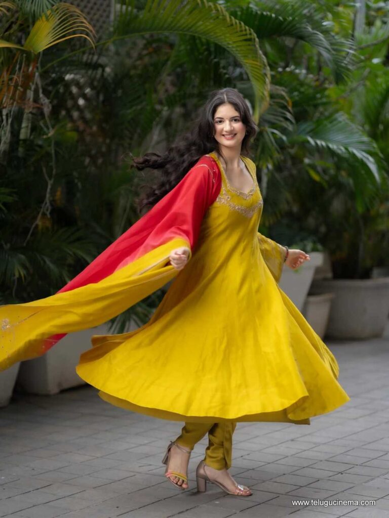 harshali stills 061225 04