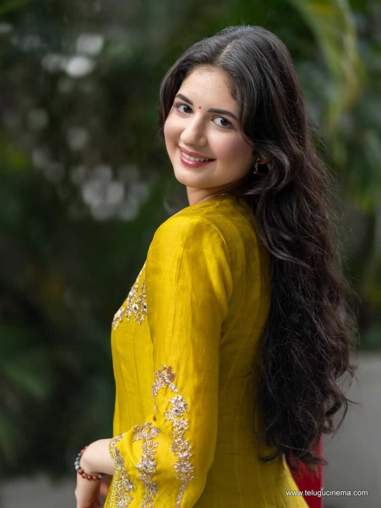 harshali stills 061225 06