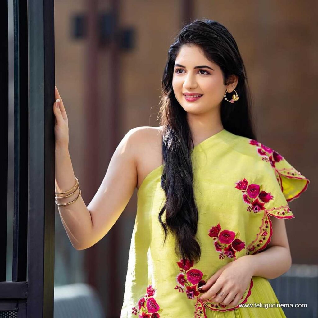 harshali stills 181225 05