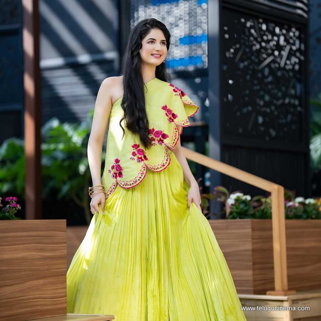 harshali stills 181225 07