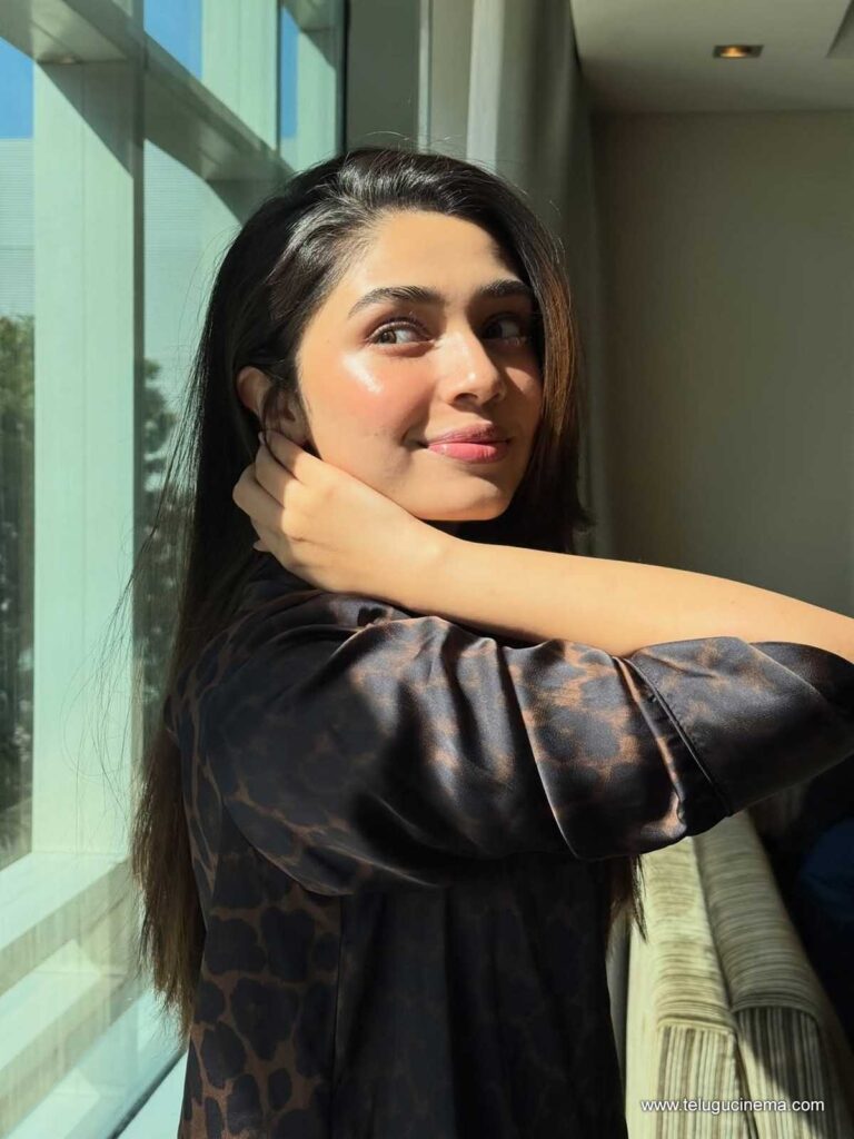 kritishetty stills 101225 04