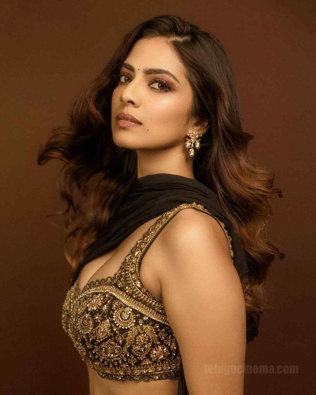 Malavika Mohanan mesmerizes in a stunning look 2 Malavika Mohanan